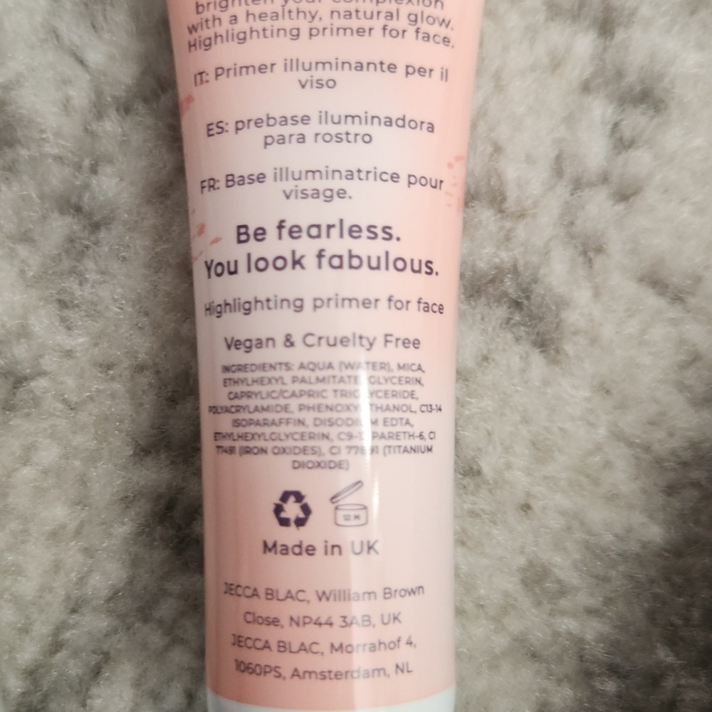 Primer by Cover Fx, Glow Drops by Jecca Blac and Hydra Plumping BoosteR - Picture 4 of 7